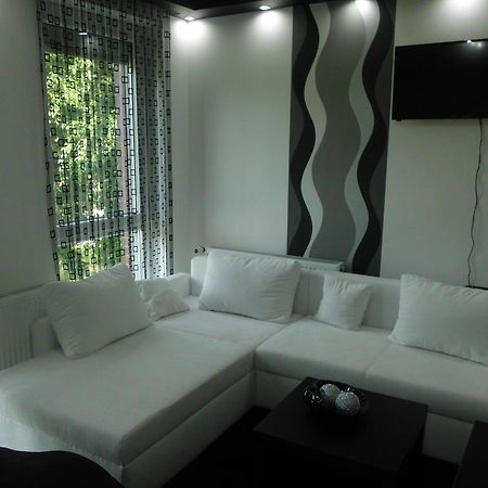 Feszek Apartman ديبريتْسين الغرفة الصورة