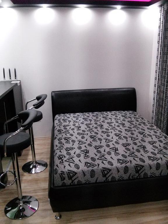 Feszek Apartman ديبريتْسين الغرفة الصورة