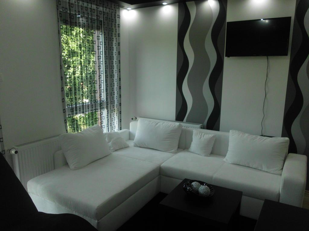 Feszek Apartman ديبريتْسين الغرفة الصورة