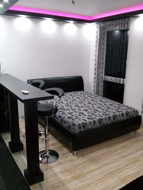 Feszek Apartman ديبريتْسين الغرفة الصورة