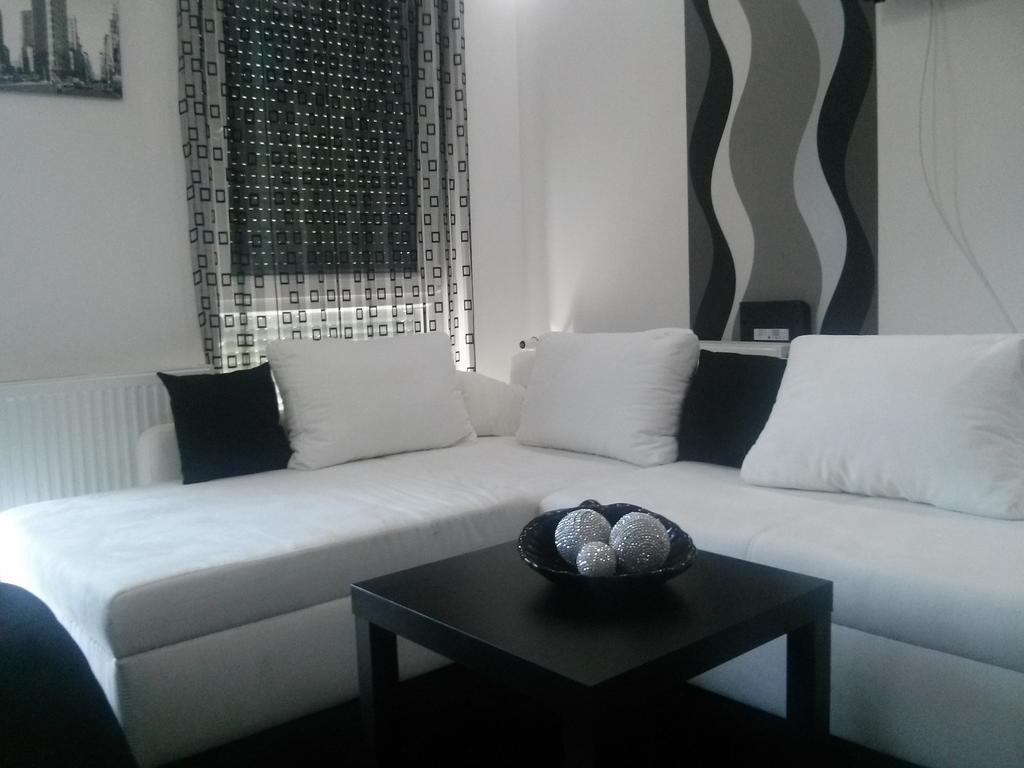 Feszek Apartman ديبريتْسين الغرفة الصورة
