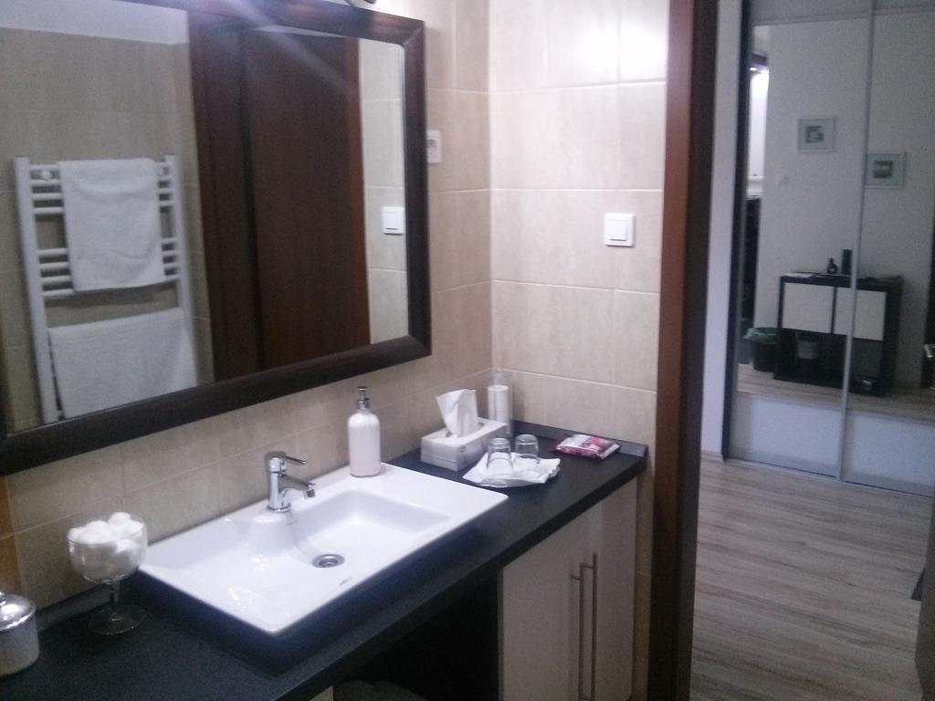 Feszek Apartman ديبريتْسين الغرفة الصورة